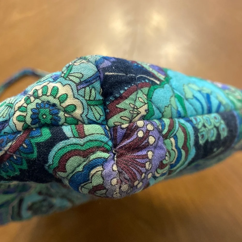 Vera Bradley excellent see